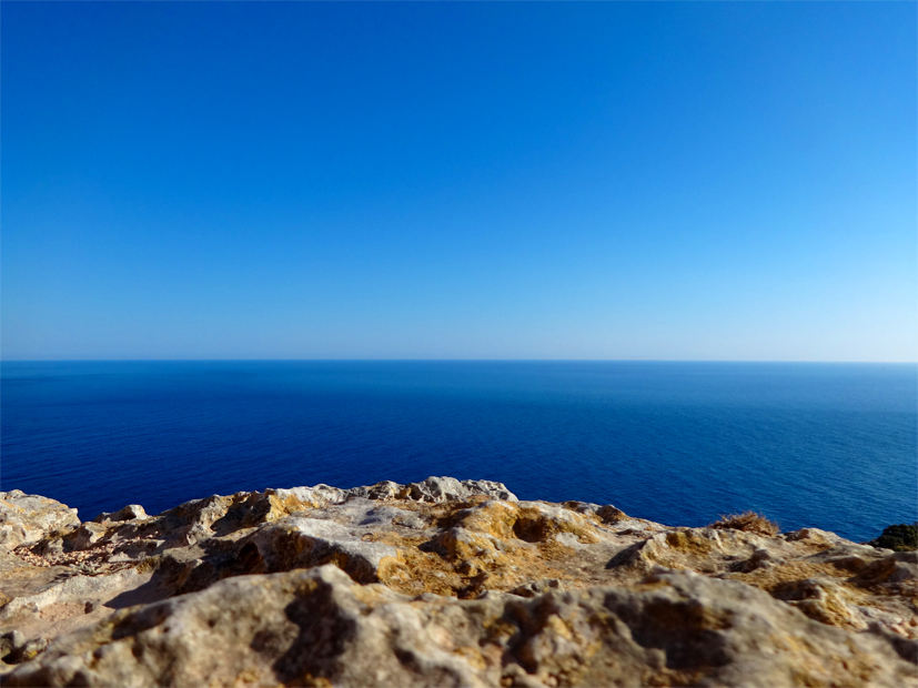 Vue des falaises à Malte