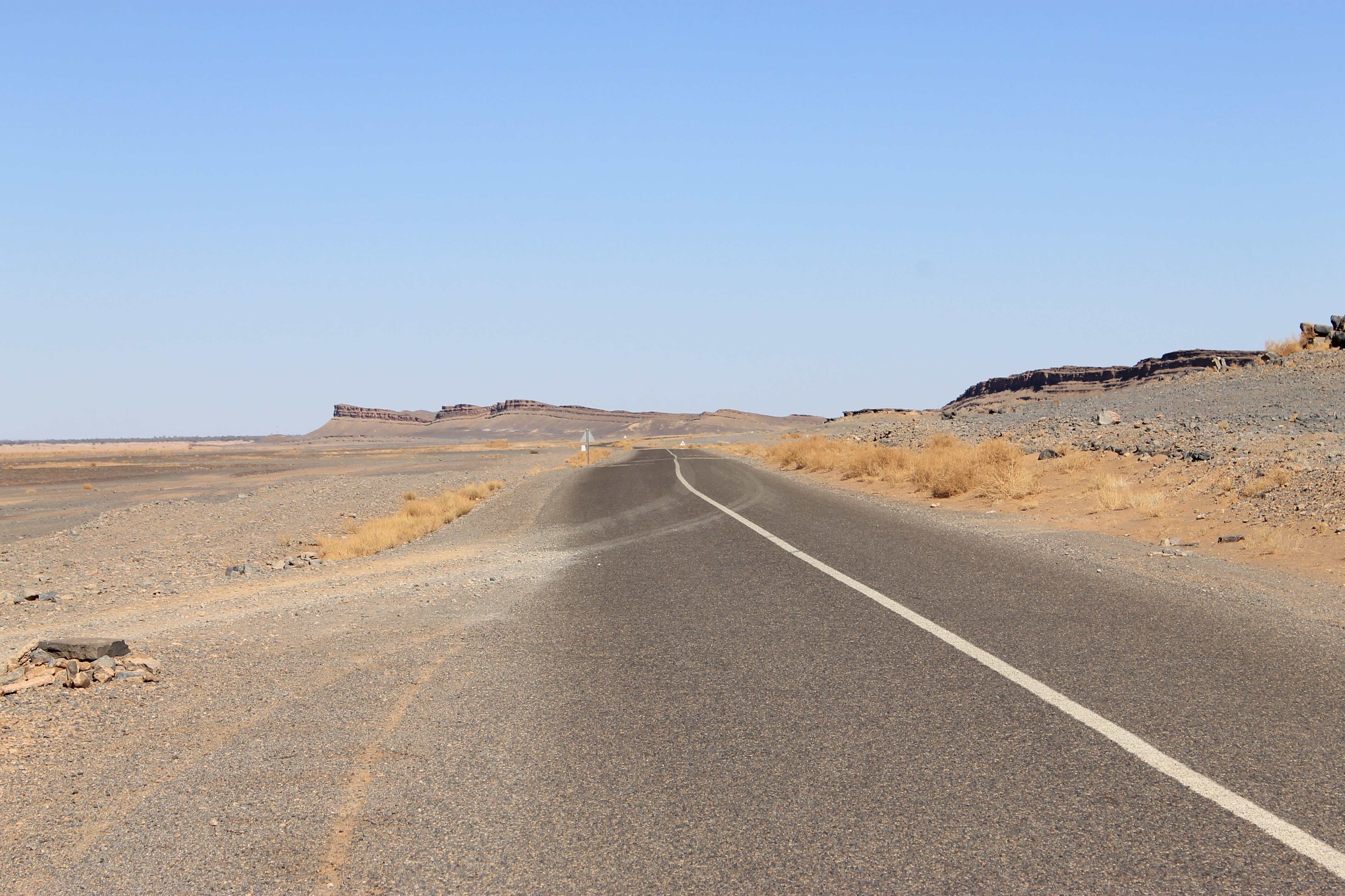 Une route dans le sud marocain