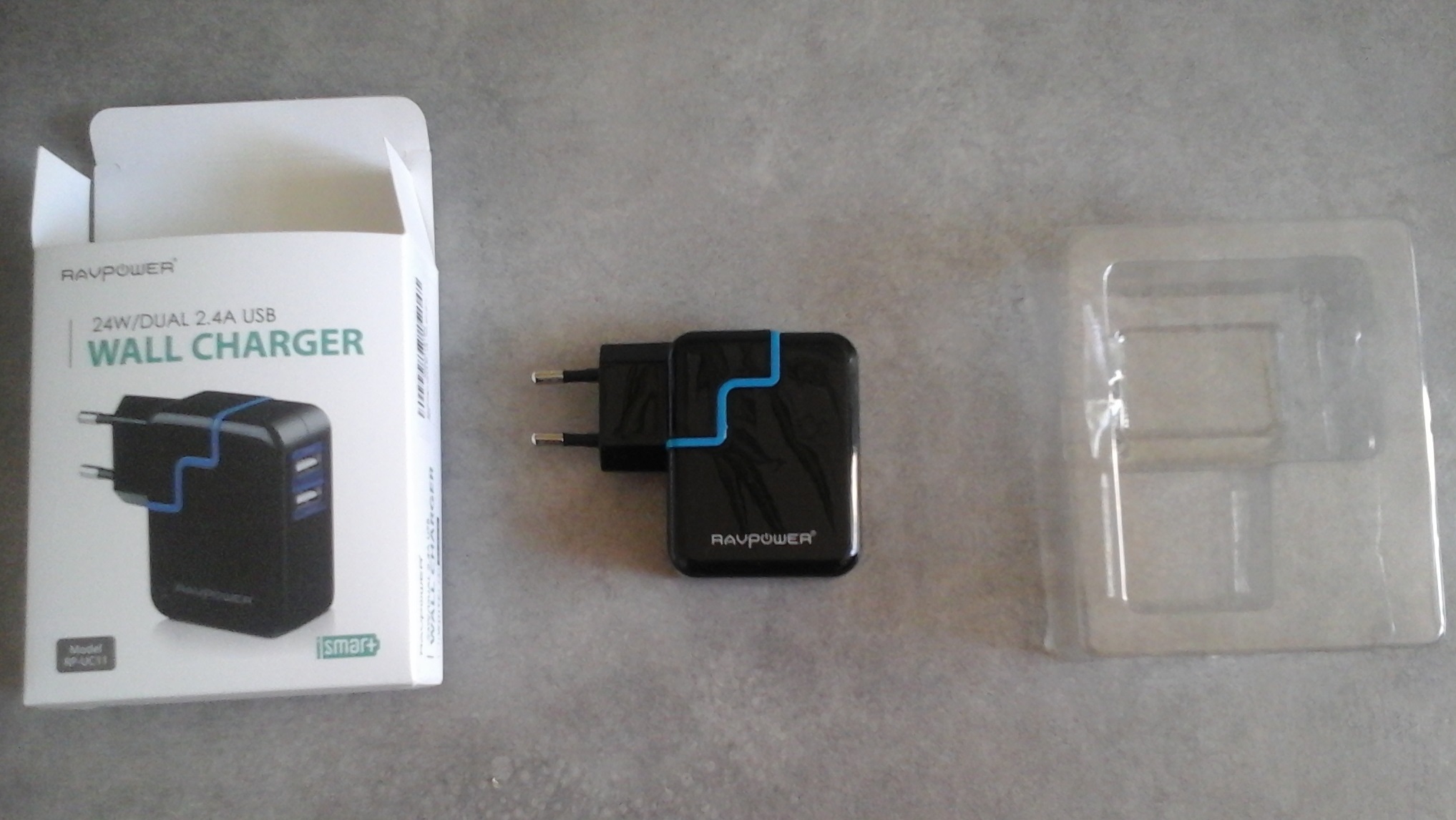 Chargeur USB 2 Ports RAVPower et sa boite