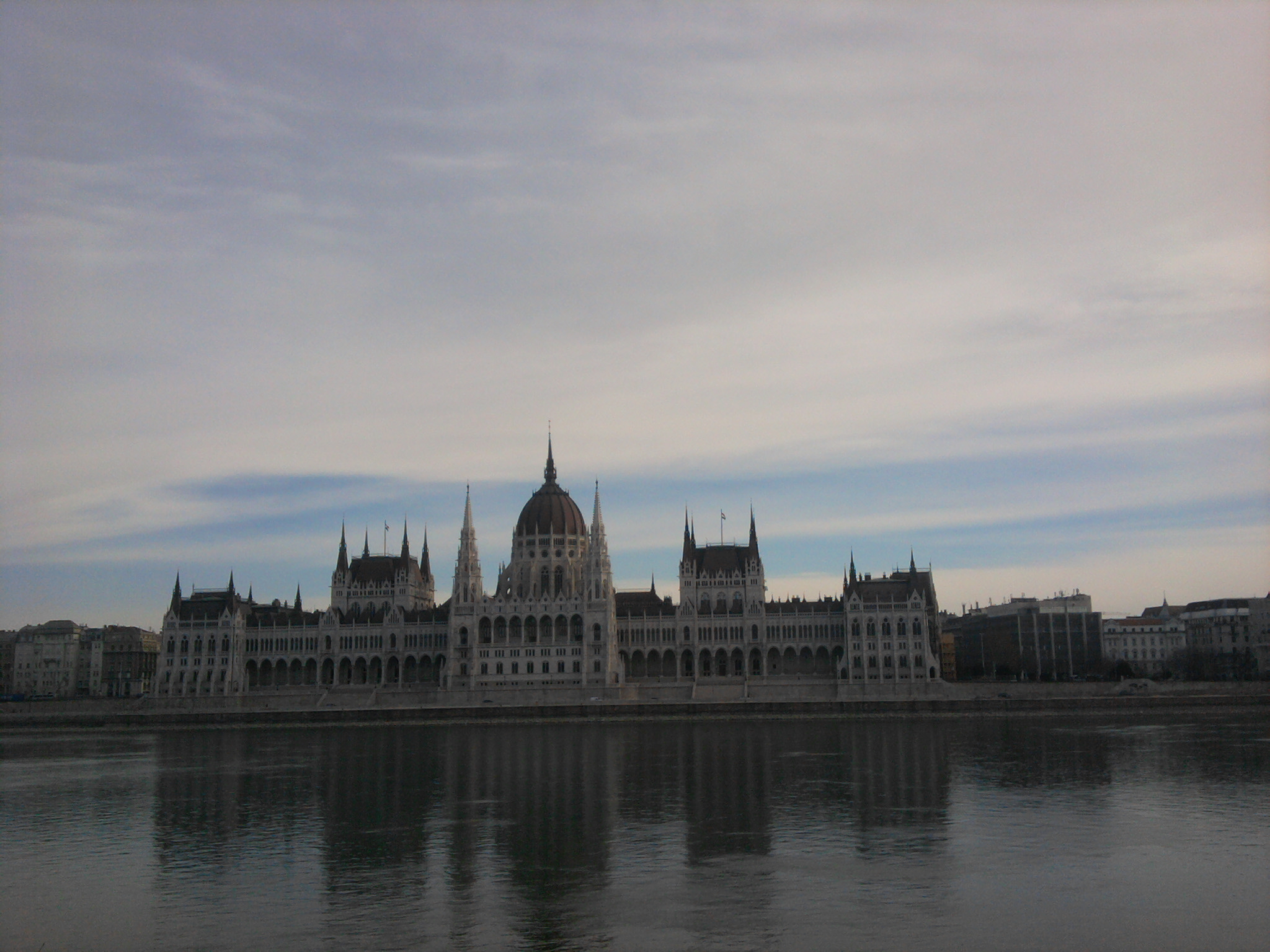Parlement hongrois au bord du Danube
