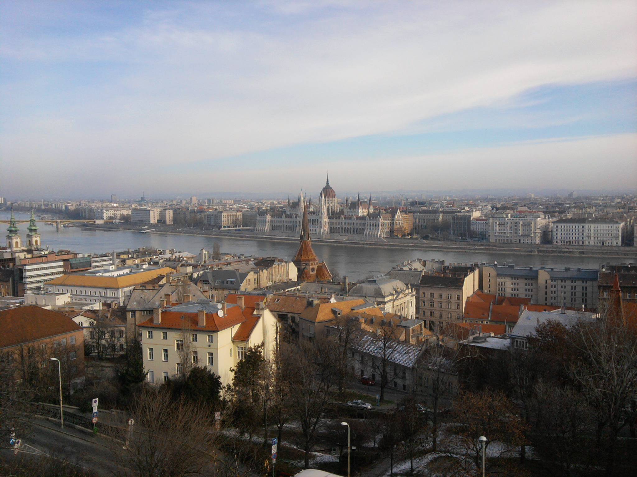 Vue sur Buda et Pest de l'autre côté du Danube