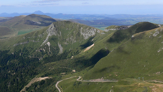 Une route dans le Puy du Sancy -Mont d'Ore - Auvergne