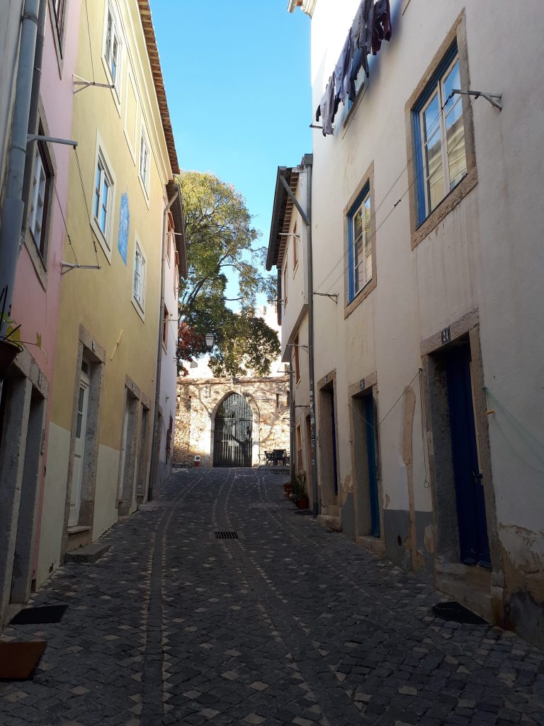 Ruelle dans l'Alfama - Lisbonne