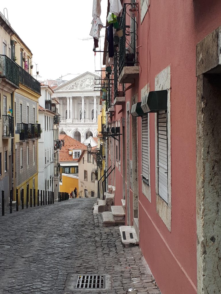 Ruelle de Lisbonne, à côté du Parlement - São Bento - Lisbonne