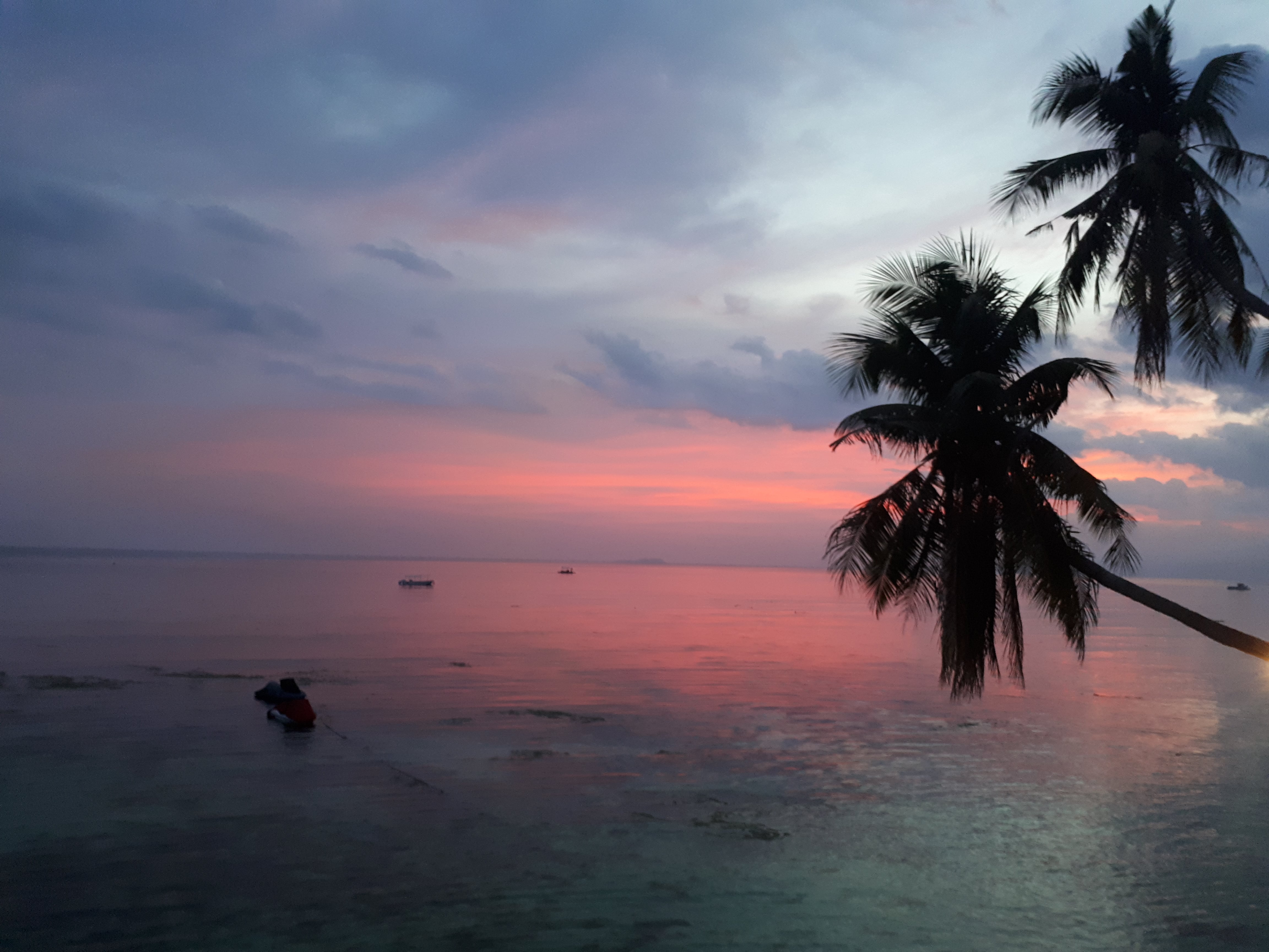 Coucher de soleil à San Juan à Siquijor aux Philippines