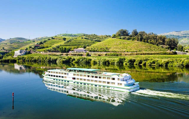 Bateau de croisière sur le Douro