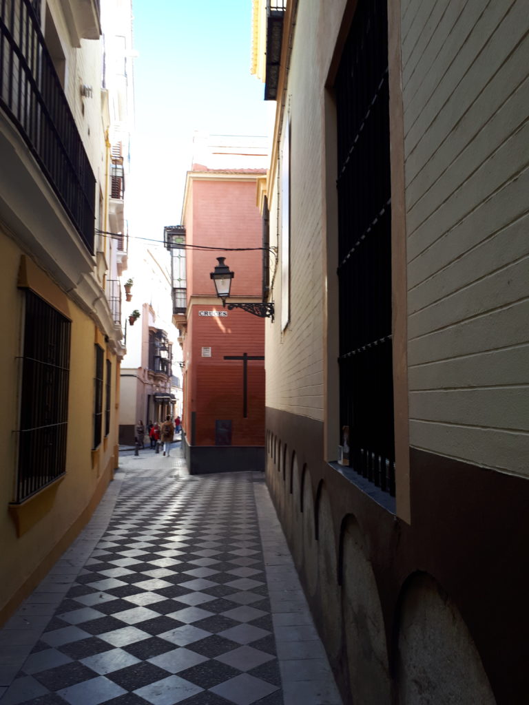 Une ruelle du quartier Santa Cruz - Séville