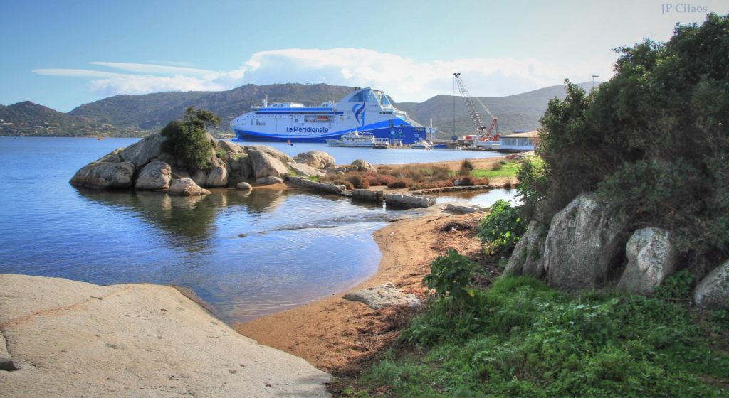 Ferry en Corse